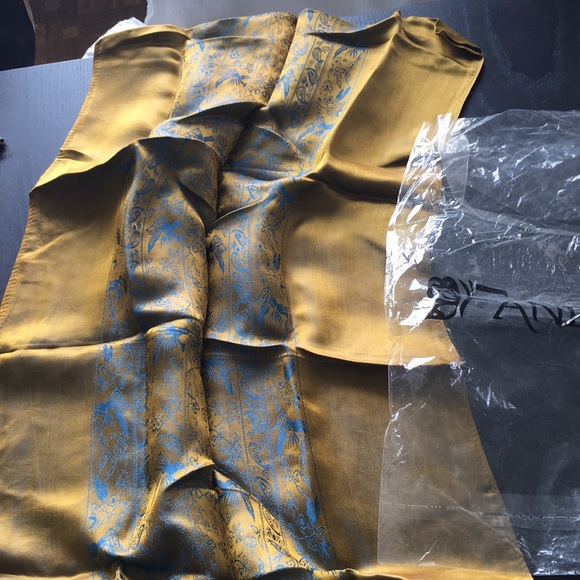 Fandori shinny silk long scarf bird paisley blue - Picture 5 of 8